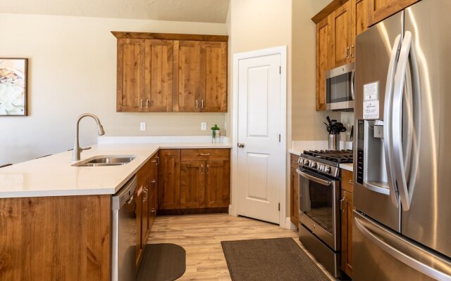 Poolside 3 Bedroom Apts by RedAwning