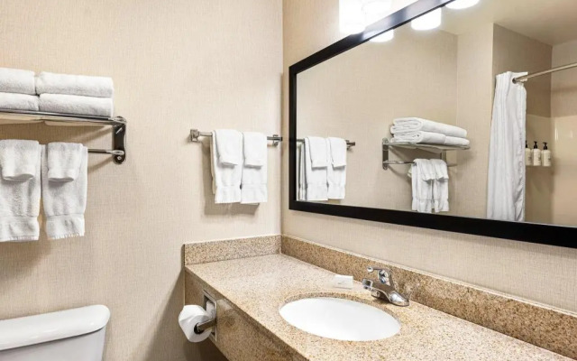 Boarders Inn & Suites by Cobblestone Hotels - Shawano