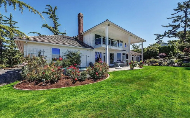 Sea Mist Waterfront Inn