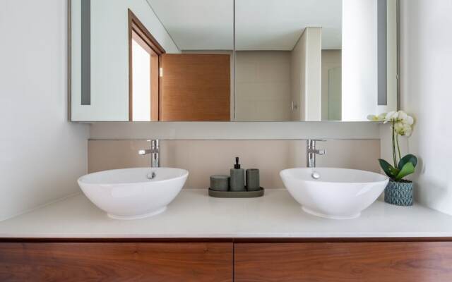 Upscale 3BR Apartment In Prime Location - City Walk