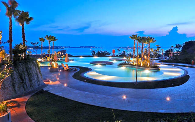 Harris Resort Barelang Batam