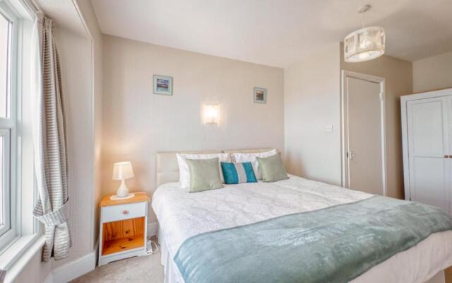 Apartment 5 - 1 Bedroom Sea Front-Sea Views-Free Parking