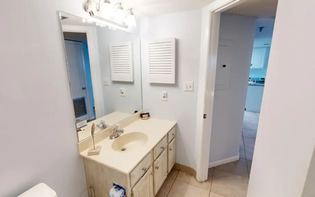 Inlet Reef 502 2 Bedroom Condo by RedAwning