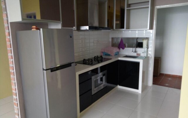 3BdR&2Bth condo Middle of Penang