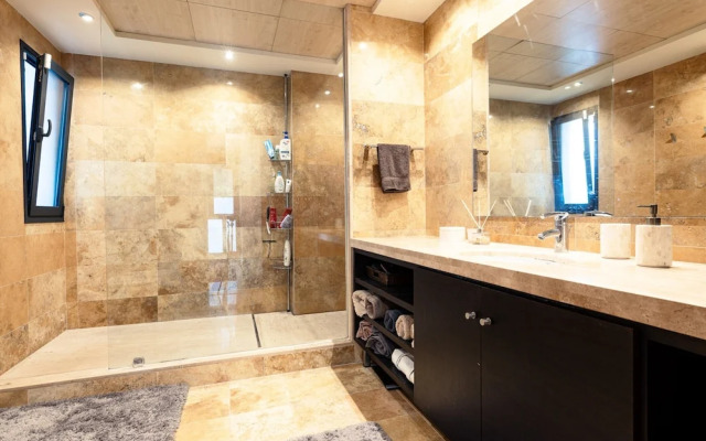 Lavish Villa With Private Pool