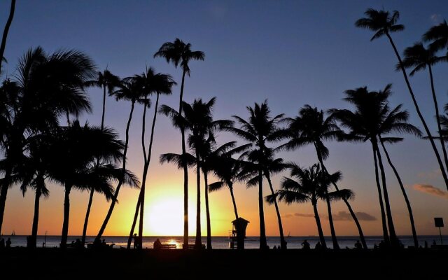 Kaimana Beach Hotel