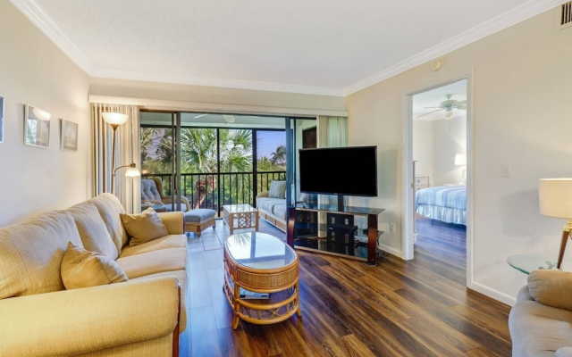 21400 Bay Village Dr #204