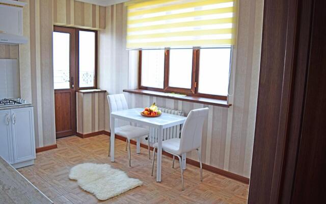 Bishkek Sunny Apartment in the center