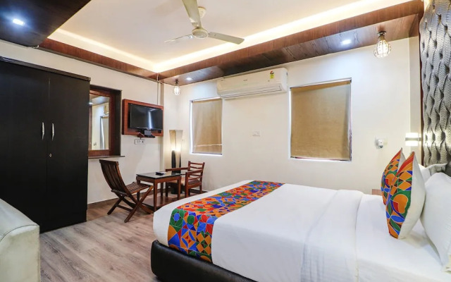 Fabhotel Dwarka Suites