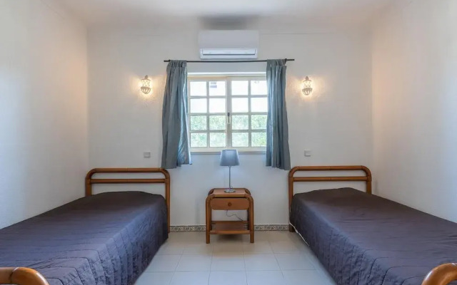 Villa Baltin With 4 Bedrooms and 3 Bathrooms