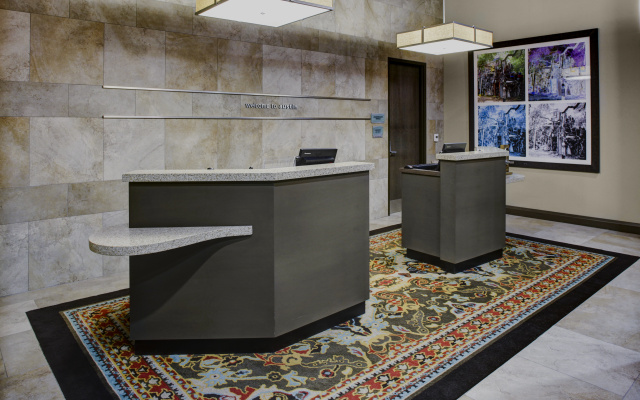 Hampton Inn & Suites Austin @ The University / Capitol