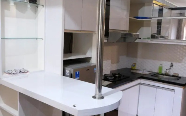 The Suites Metro Apartment By Zaky