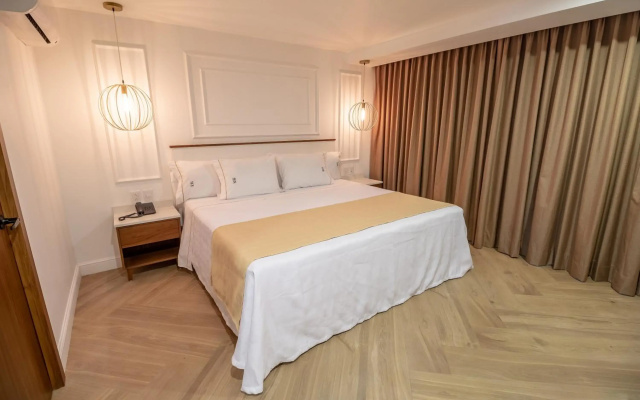 Six Hotel Guadalajara Degollado