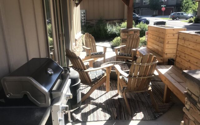 Parks Edge Townhome by Blueswell