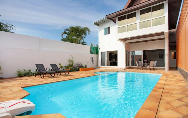 Holiday Bliss 3BR Pool Villa Lancelot 2