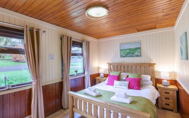 Bluebell Lodge 4 with Hot Tub