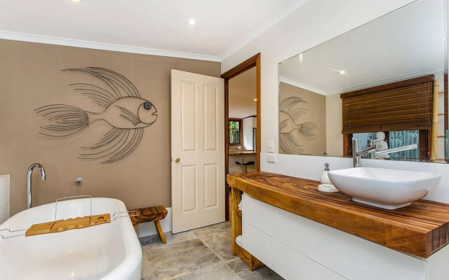 Bottlebrush Cottage