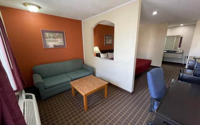 Rodeway Inn & Suites