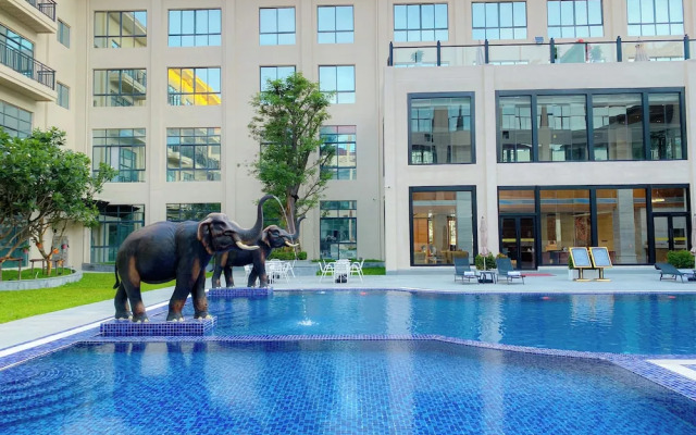Donghu Resort Hotel