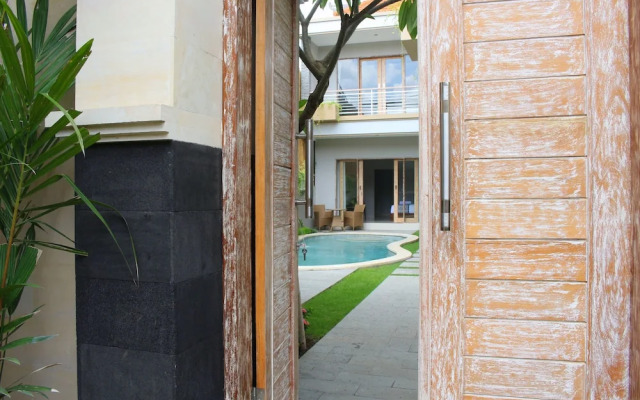 Rusty Seminyak