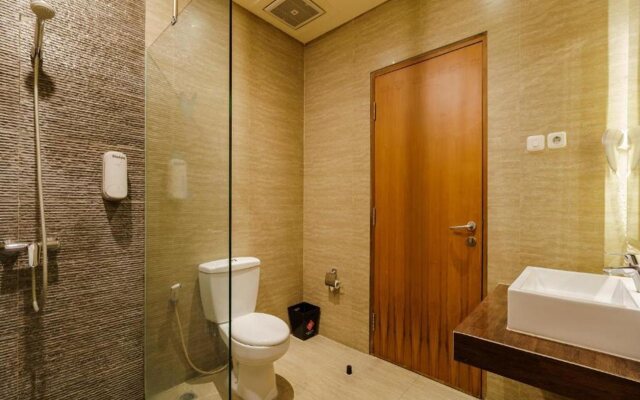 RedDoorz Plus near Dunia Fantasi Ancol