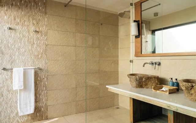 Constance Tekoma. Rodrigues