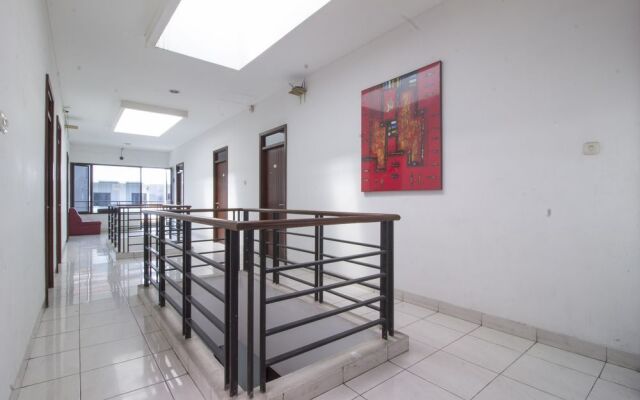 RedDoorz near Teras Kota 2