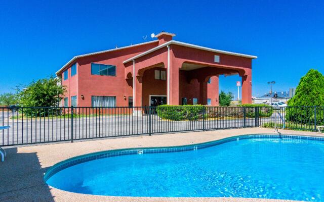 Econo Lodge Inn & Suites Sweetwater I-20