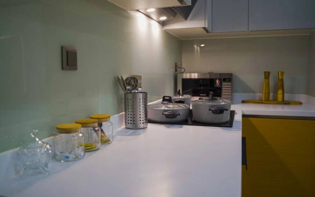 Exclusive Spacious 2 1 Apartment 2 Bathrooms - Core Living