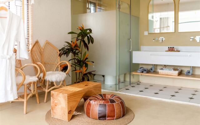 Distant Mountain Guesthouse