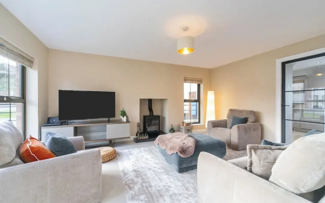 Modern Entire Home Retreat in Newry
