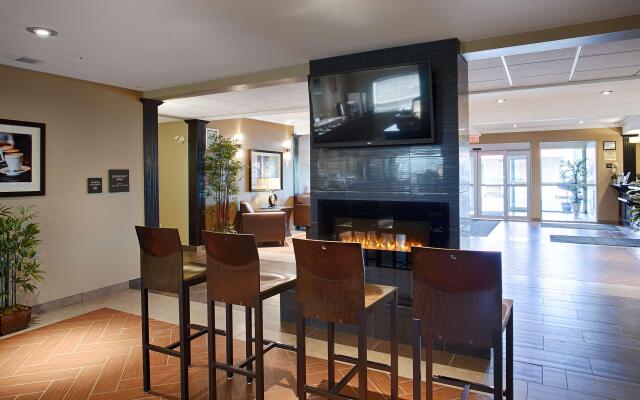 Best Western Plus Peace River Hotel & Suites