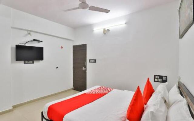 OYO 25054 Hotel Day Night Stay