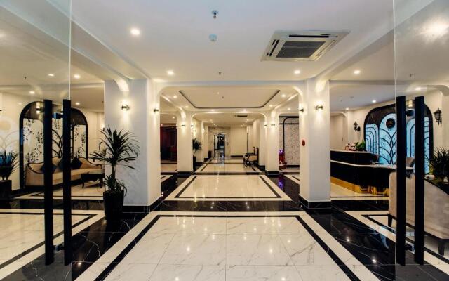 Lion 3 Hotel
