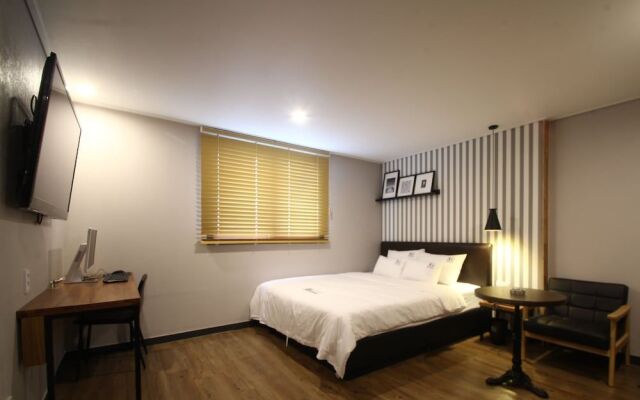 Calm Rest Hotel Busan Sasang