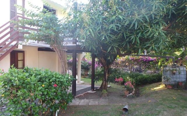 Studio in Les Anses-d'arlet, With Wonderful Mountain View, Enclosed Garden and Wifi
