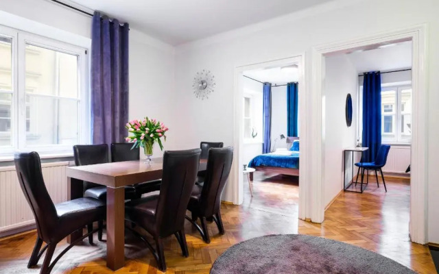 CracWoW St. Thomas Apartment