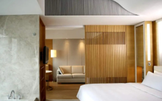 Club Lounge at Hotel Jen Hong Kong