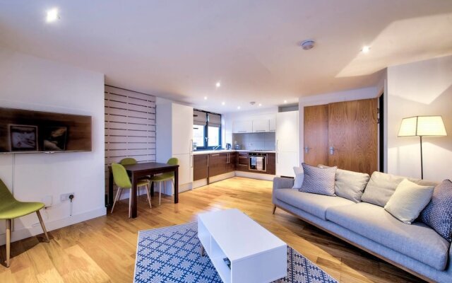 Stylish City Centre Apartment for Two
