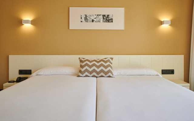 Protur Badia Park Aparthotel