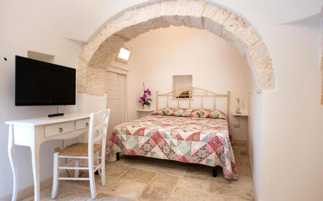Trullo Giardino Fiorito