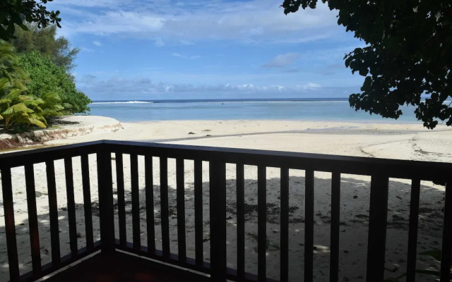 Muriavai Bungalows