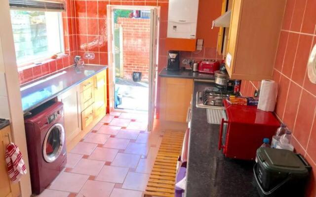 Private King En-Suite bedroom close to MediaCityUK/Old Trafford