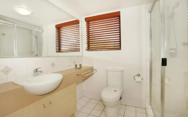 Unit 4 'Beaumont Sur Mer', Coolum Beach