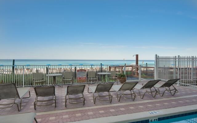 Gulf Front Master Suite! Directly On The Beach! 3 BR / 2 BA! Sleeps 8!