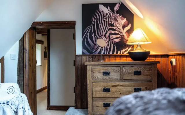 The Threshing Barn-Stunning 5 BD Retreat