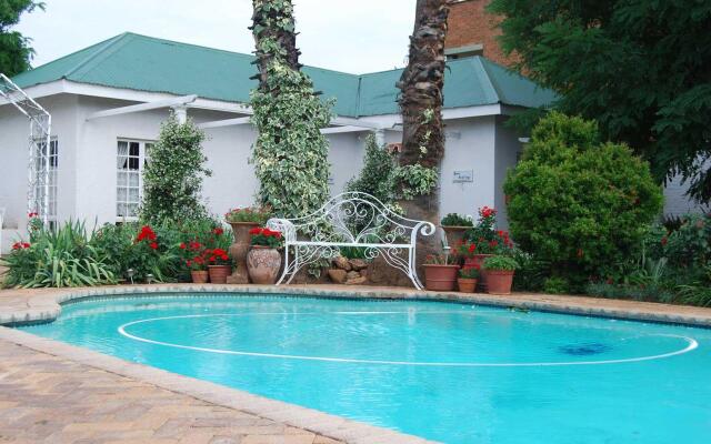 A Tapestry Garden Guest House