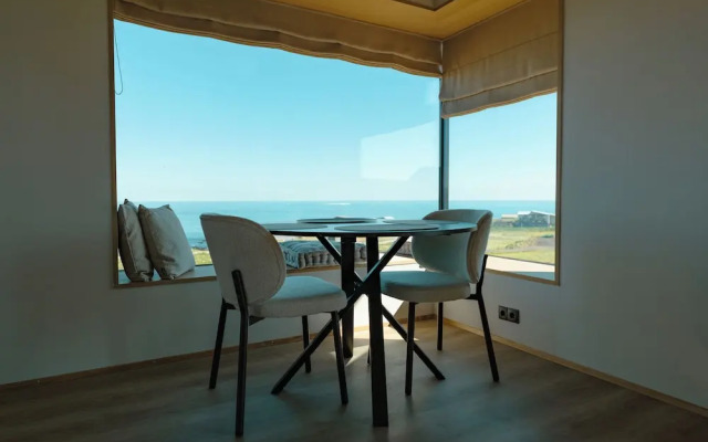 Peninsula Suites