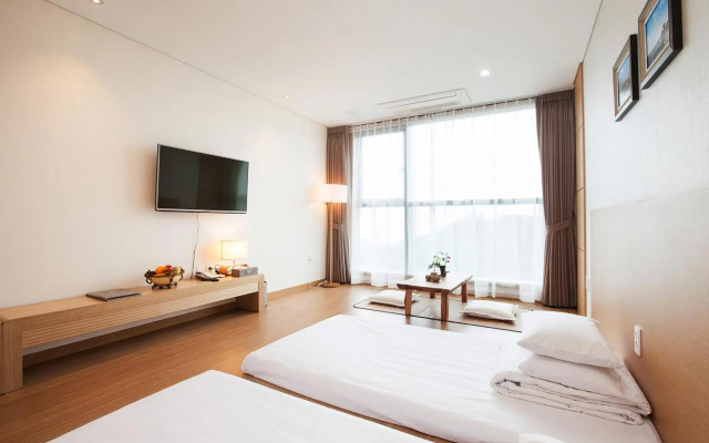 You Us Hotel