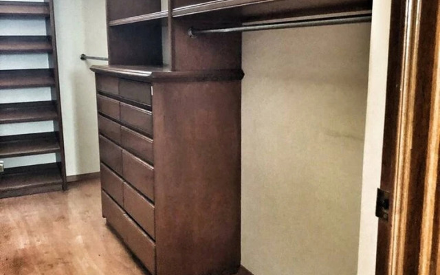 12 Large Suite for 4 People With Invoice